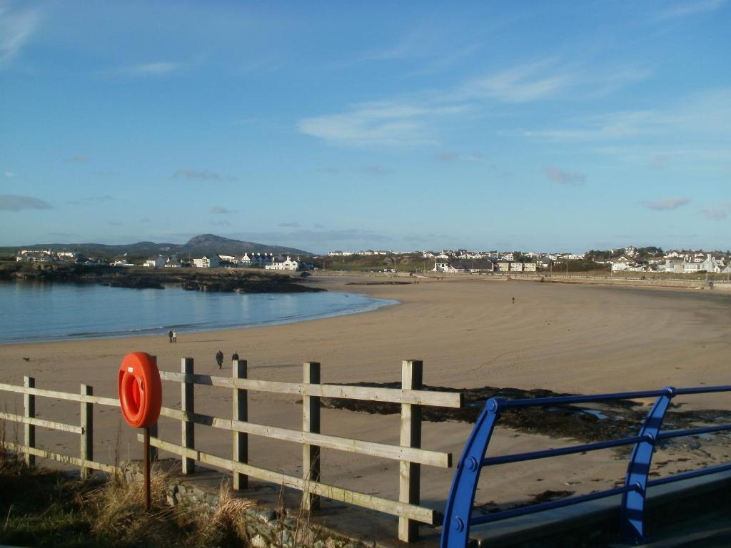 Blackthorn Farm Bed and Breakfast Holyhead Exterior foto