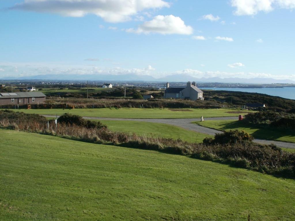 Blackthorn Farm Bed and Breakfast Holyhead Exterior foto